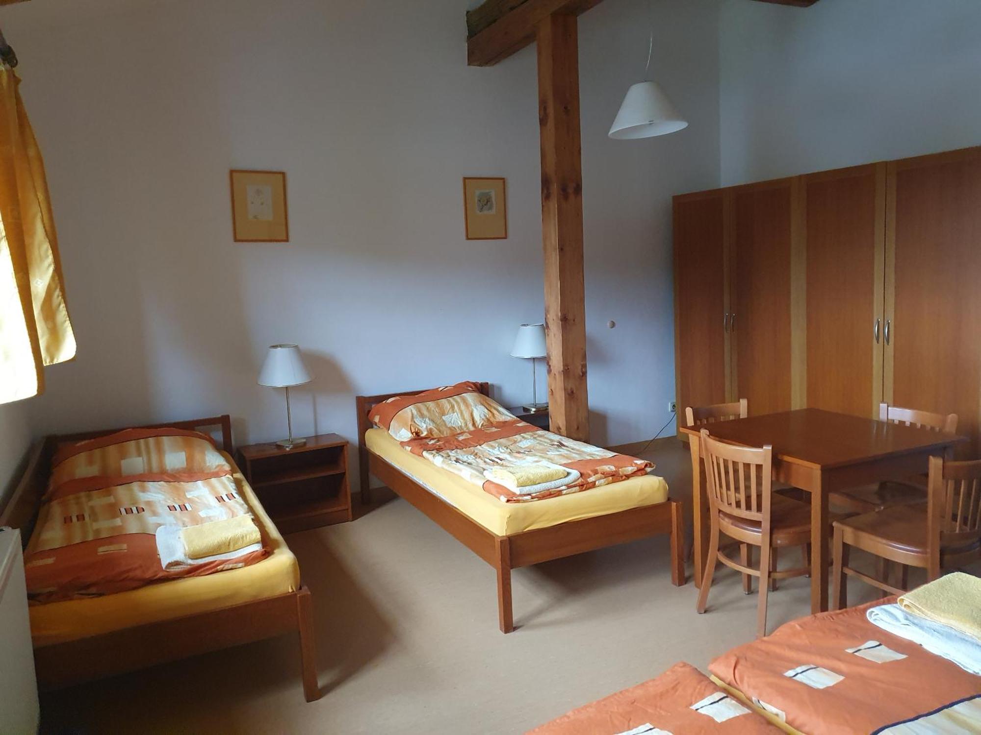 Hotelový a jezdecký areál Dvůr Krutěnice Esterno foto