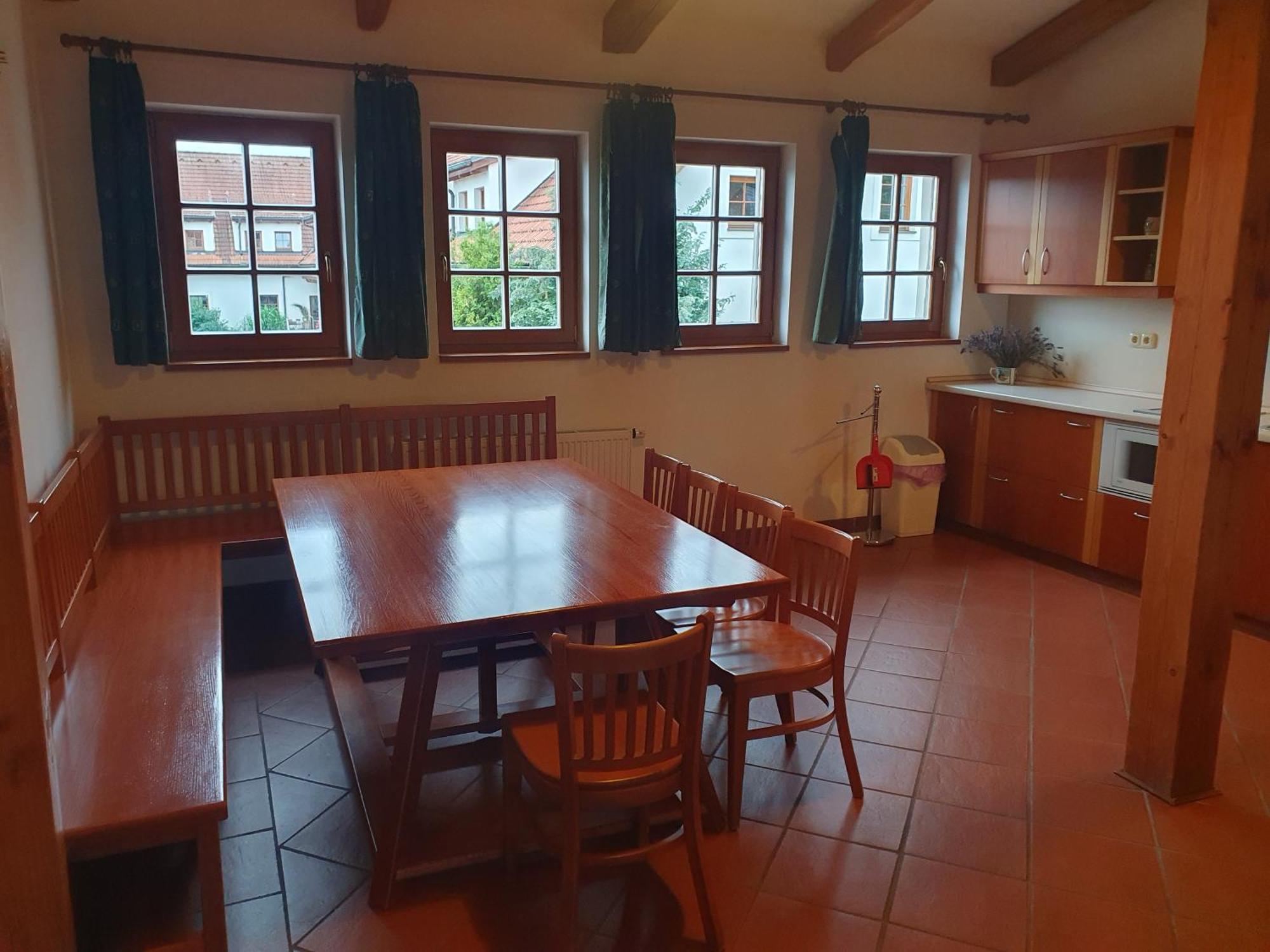 Hotelový a jezdecký areál Dvůr Krutěnice Esterno foto
