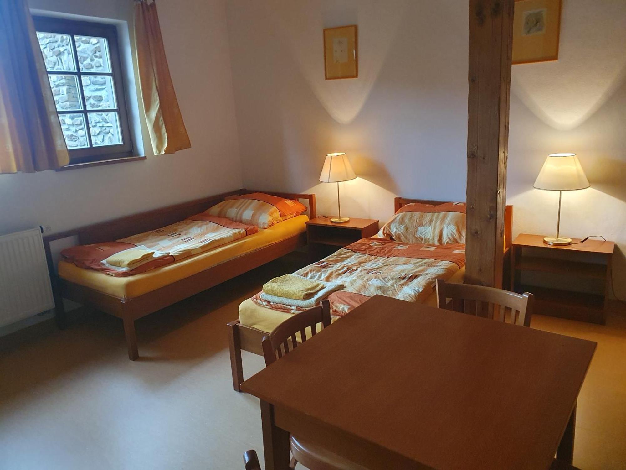 Hotelový a jezdecký areál Dvůr Krutěnice Esterno foto